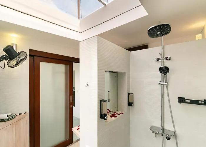 Promo Modern Pvt With Pool And Parking Villa *