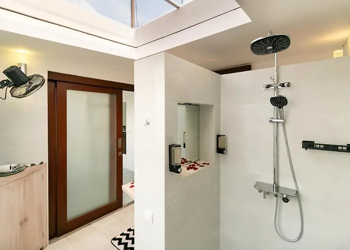 Villa Promo Modern Pvt With Pool And Parking